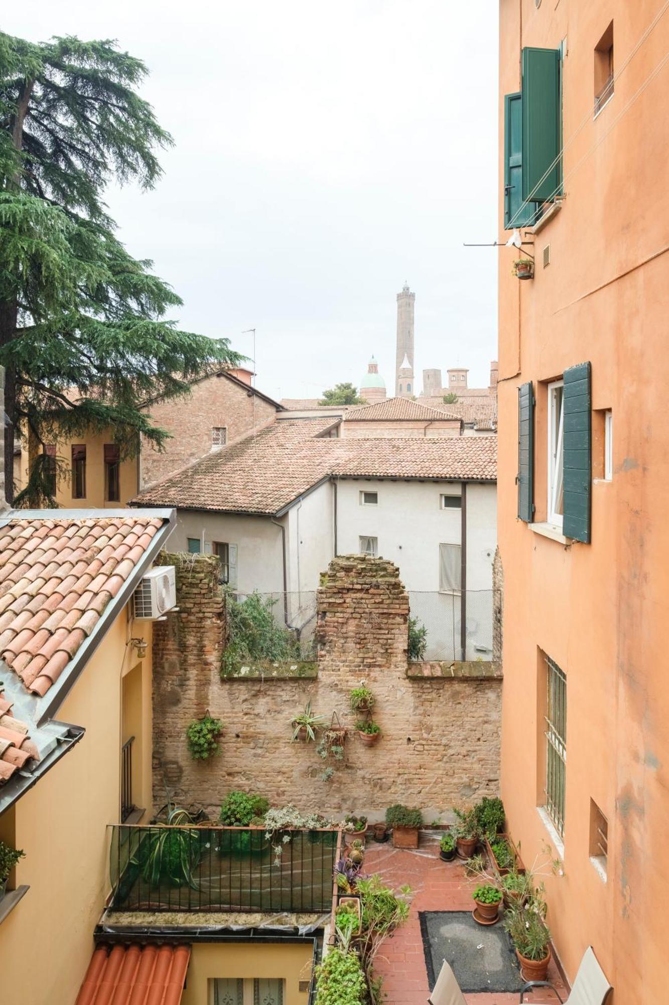 Towers View By Studio Vita Bolonia Exterior foto